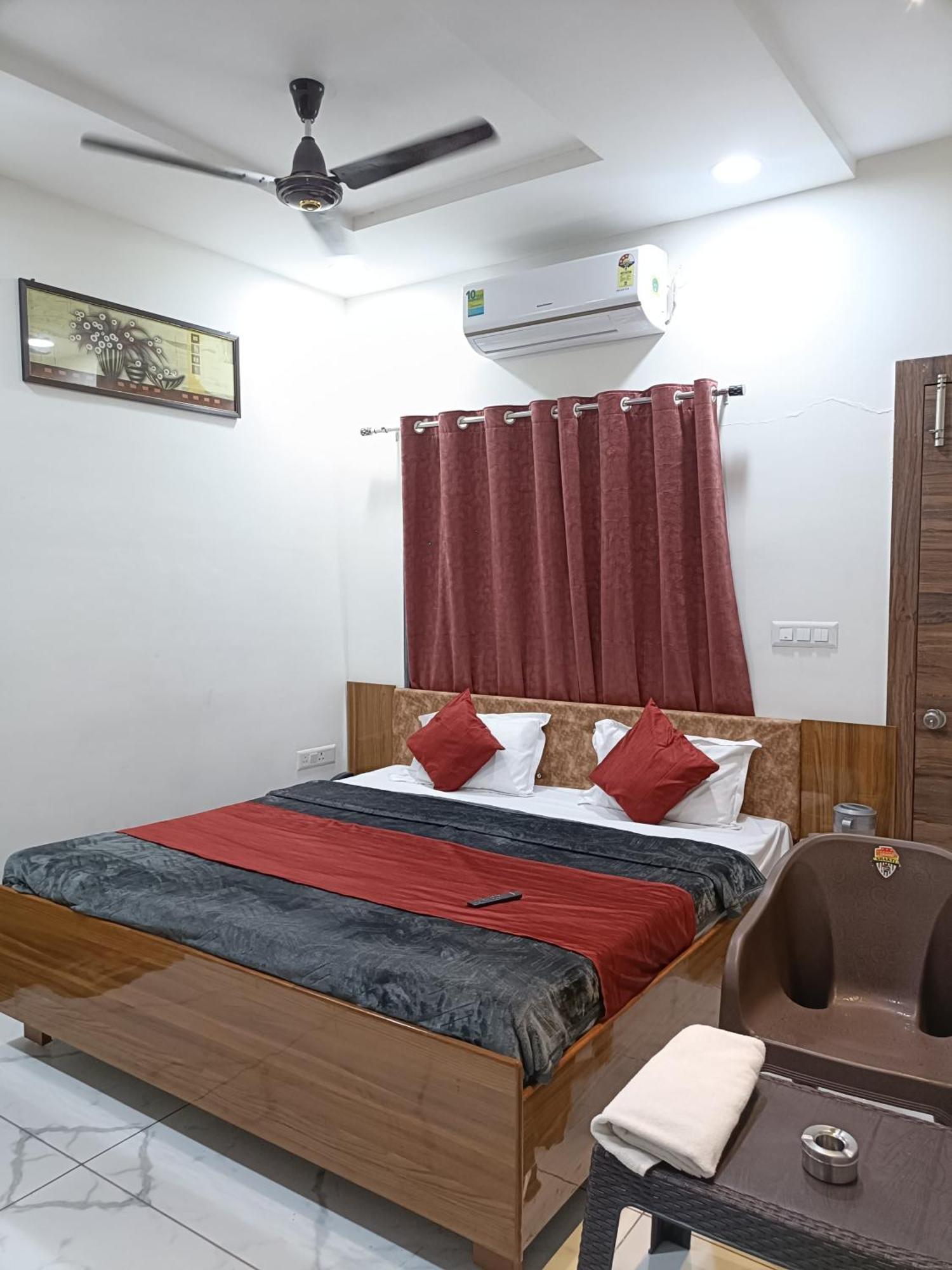 Hotel Shri Salasar Ujjain Exterior foto
